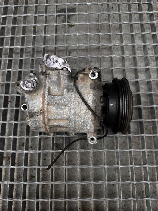 Compresor Clima Vw Passat B5.5 1.9 TDI cod 8D0260808 an 2000 - 2005 Audi A4 Skoda Superb