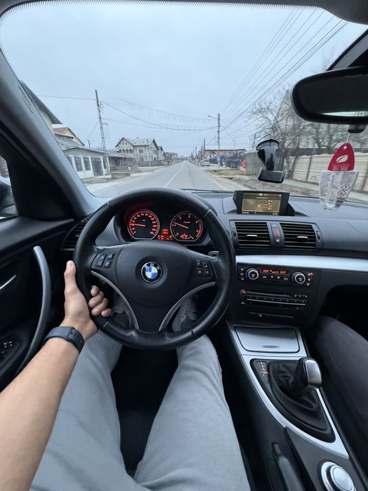 BMW Seria 1 avariata