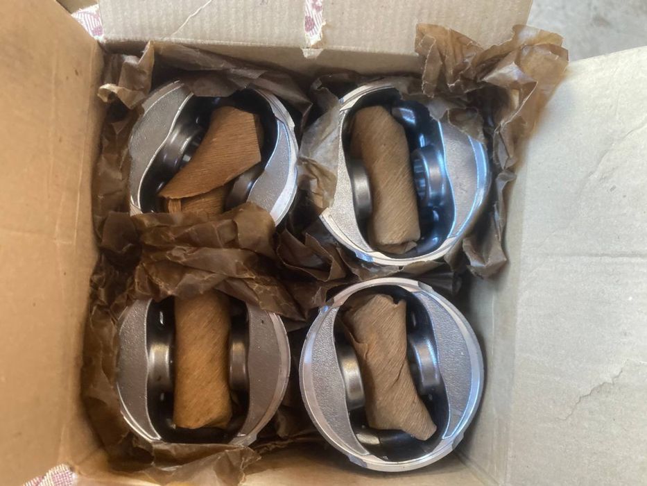 Поршни и кольца для двигателей