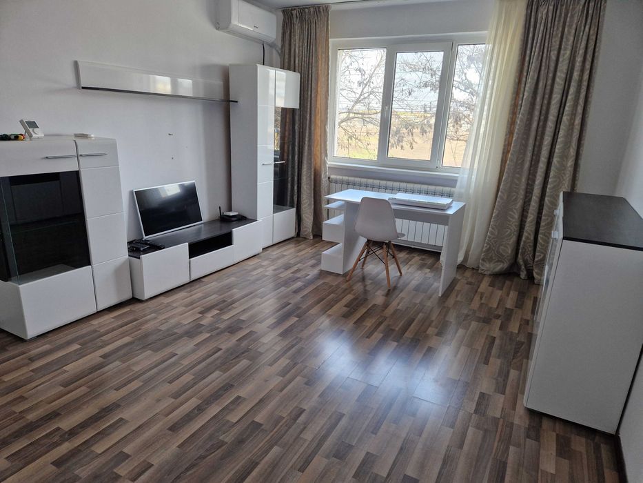 Inchiriez ap 1 camera/40 mp/1050 ron zona Apollo/ luna