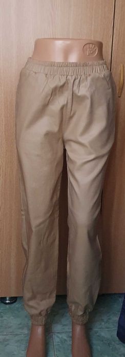 Pantaloni piele comozi