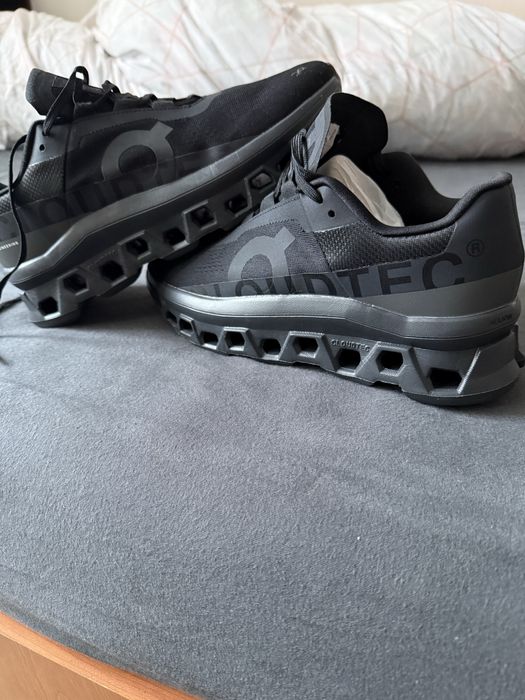 Vand adidasi on running