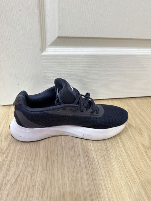 Продавам обувки adidas