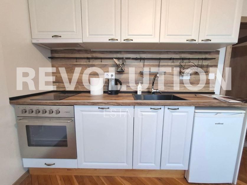 Дава се под наем Двустаен апартамент в Варна, Спортна зала - 50 кв.м за 448.8 € - Снимка #1