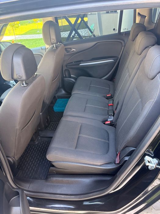 Opel zafira tourer urgent