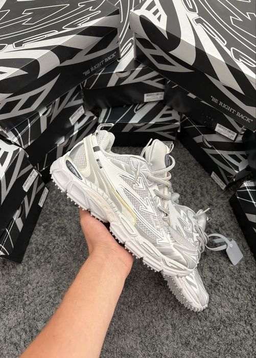 Off-White Be Right Back