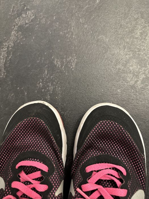 Nike adidasi 37.5 (23 de cm maxim)