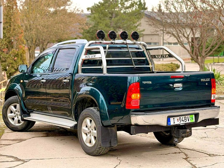 - IMPECABILA Toyota Hilux INVINCIBLE 3.0Tdi 170cp Automata Full