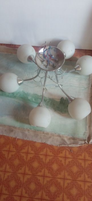 Светильники настенные и люстра