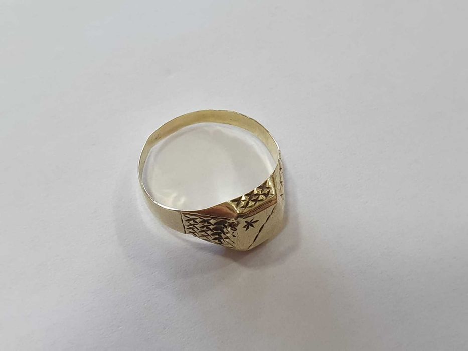 Дамски златен пръстен 14К 585 / 2,03 гр.