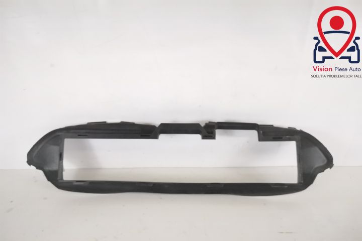 Оригинален въздушен дефлектор в добро състояние Мерцедес-Бенц ГЛА-Клас