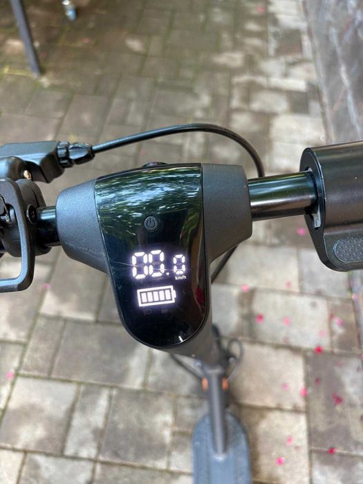Trotinetă electrică E-Way E-350 – Anvelope Pline (Fără Pene), Stare Excelentă