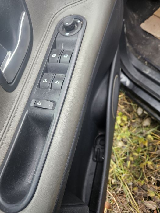 Panou geamuri electrice espace 4