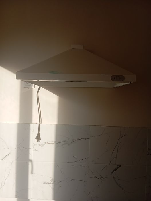 dimaxod,rakovena,gaz plita,vanna yanggi,eshik bir quyib yechilgan