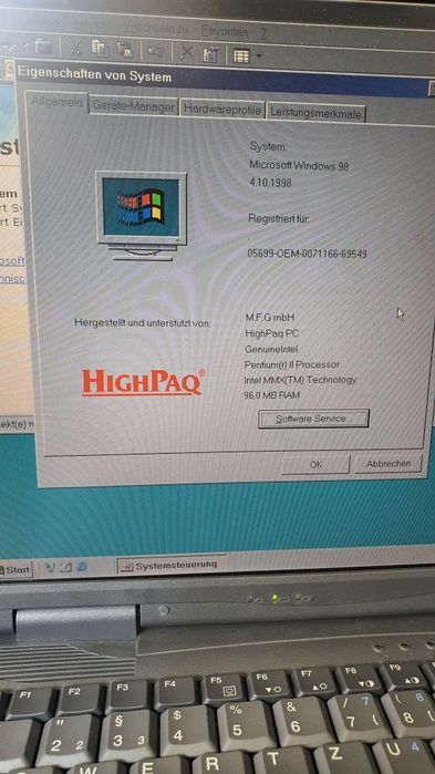 Ретро лаптоп HighPaq