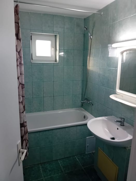 Închiriez apartament cu o camera
