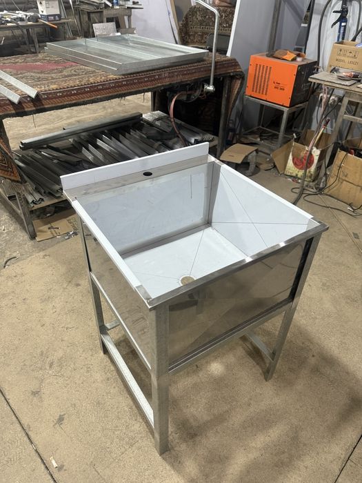 Стол разделочный из нержавейки