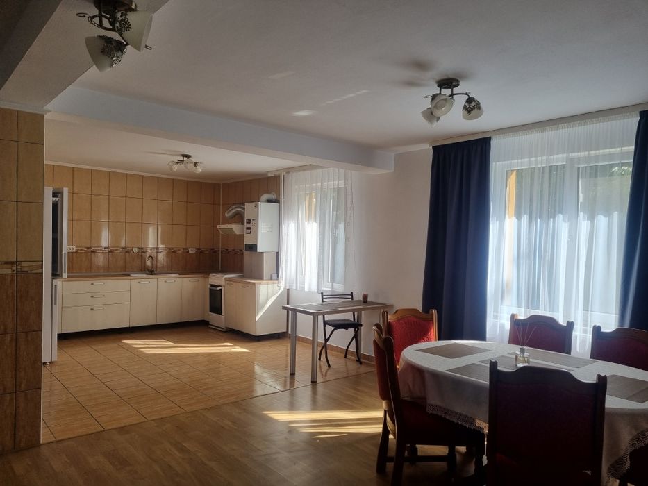 Închiriez casă Scheia