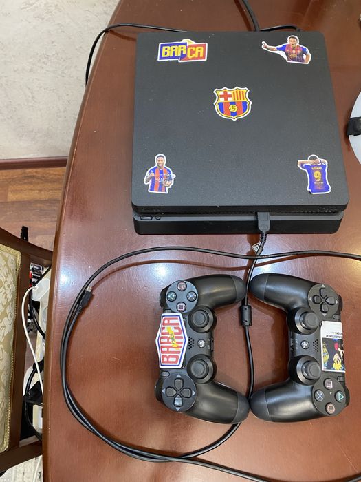 Продаю/обмен пс4 в отличном состояний