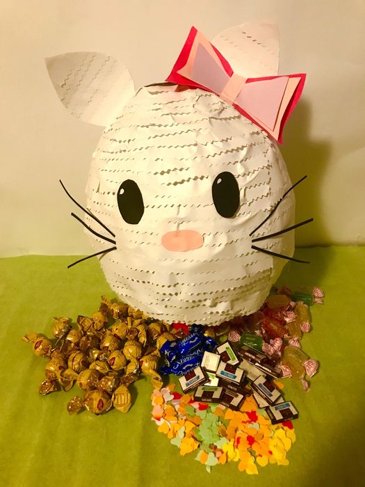 Пинята  пълна с лакомства 20€