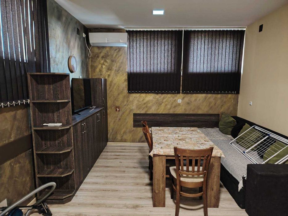 Дава се под наем Тристаен апартамент в Панагюрище - 36 кв.м за 290 € - Снимка #2