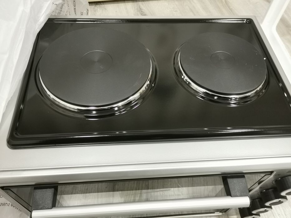 Готварска печка с мини фурна.