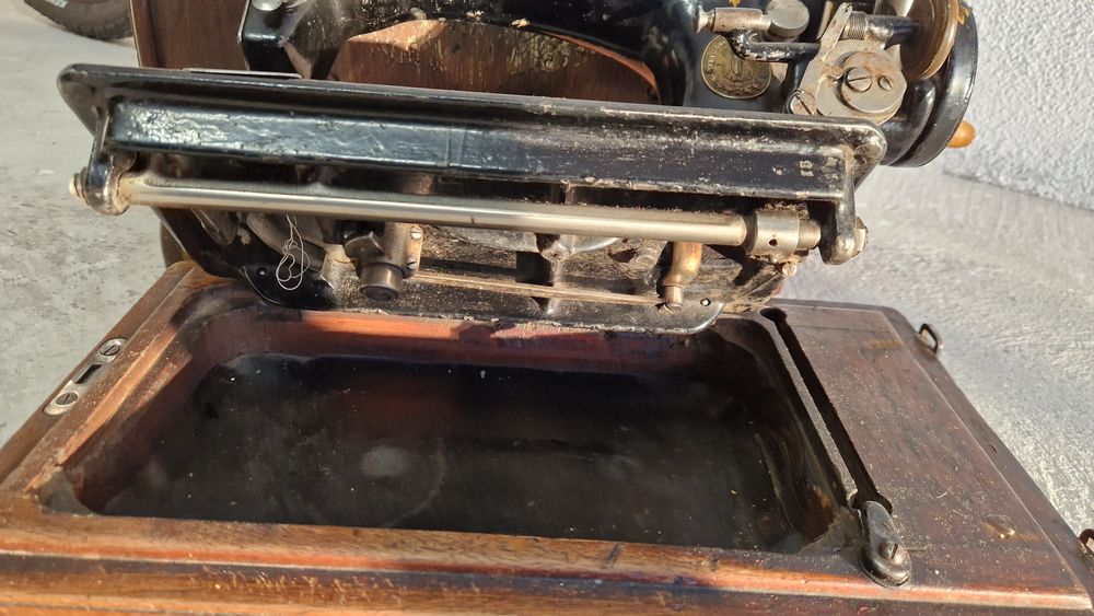 Ръчна шевна машина Singer manfg.co