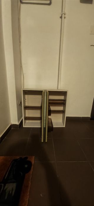 Vând dulap baie ; vană ; bideu.