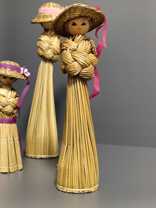 Păpuși japoneze din paie