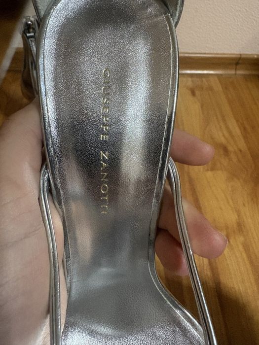 Tocuri Giuseppe Zanotti