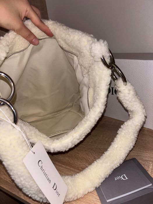 Geantă Christian Dior pufoasă nouă