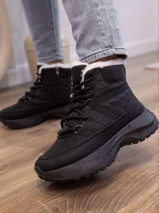 Продам зимние ботинки