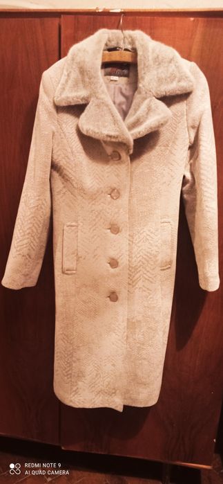Продам женское пальто