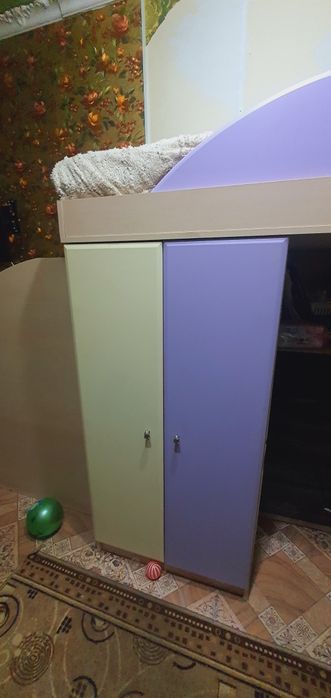 Двухэтажная кровать