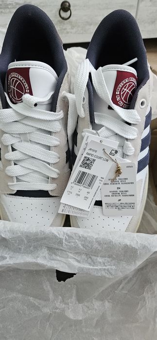 Оригинални кецове adidas