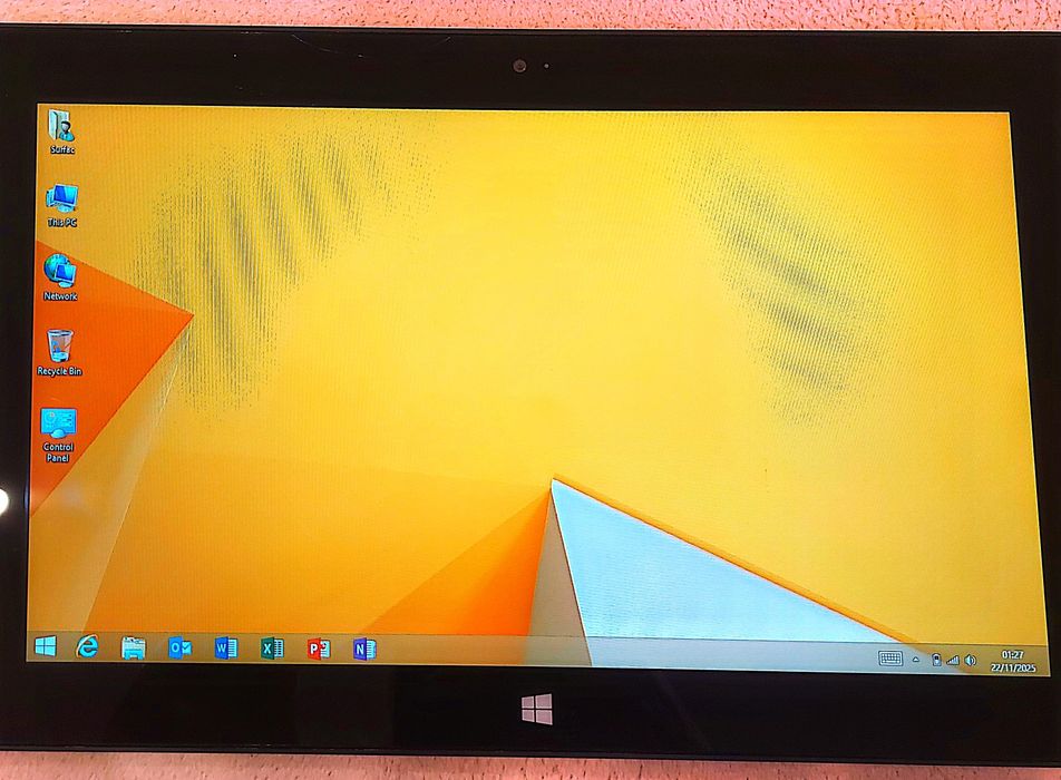 Tableta Surface Windows  si  I'Pad...