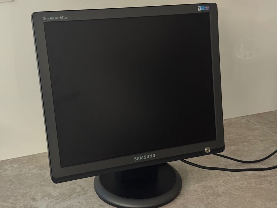 Монитор SAMSUNG 19in