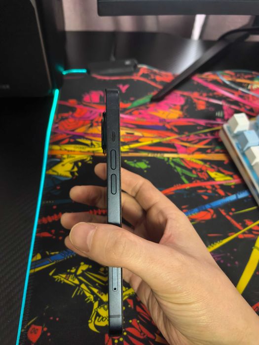 Продам IPhone 13, 128gb, midnight