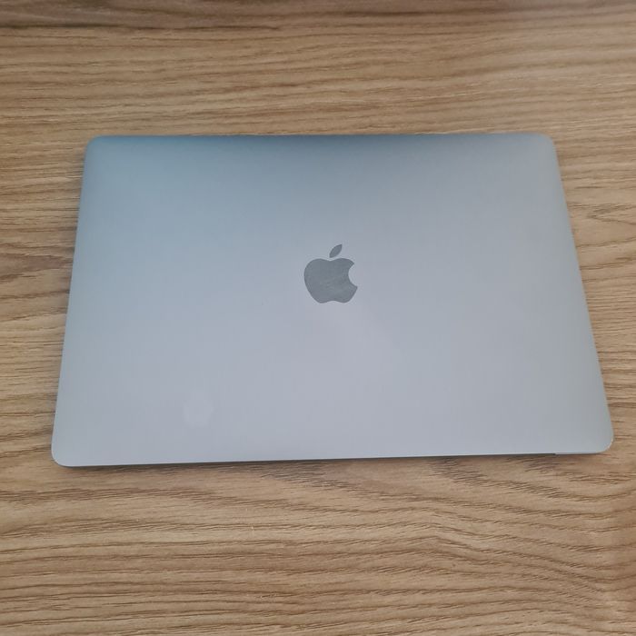 MacBook pro отличное состояние устройства