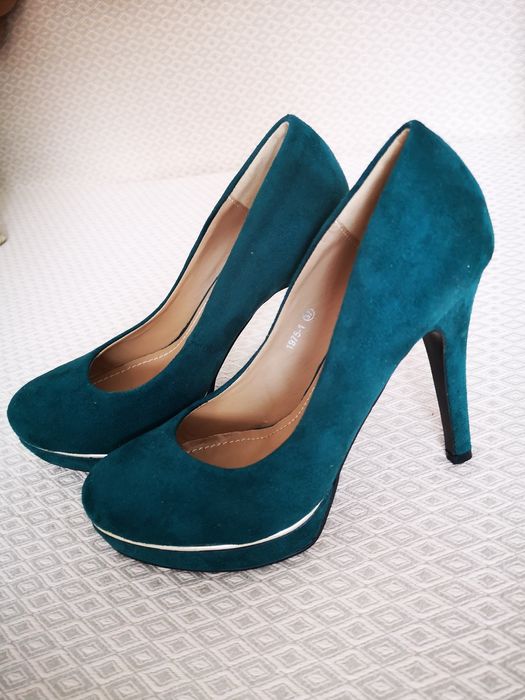 Pantofi cu toc, mărime 37-38