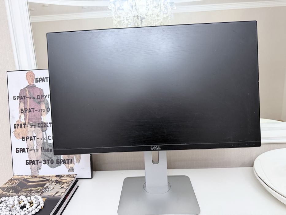 Монитор dell