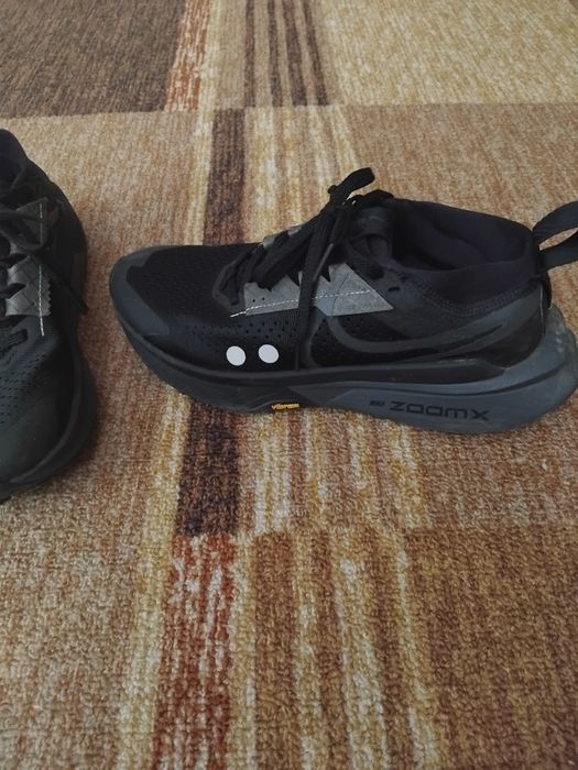 Маратонки ZOOMX 38 номер