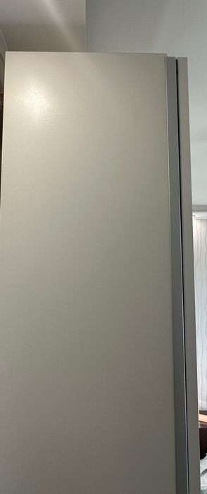 Гардероб с плъзгащи врати