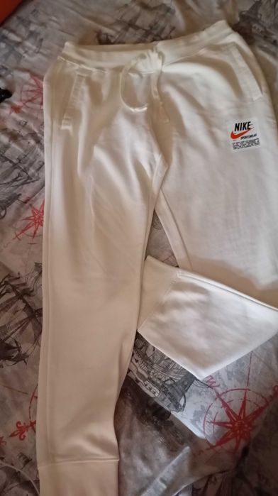 Спортно мъжко долнище Nike