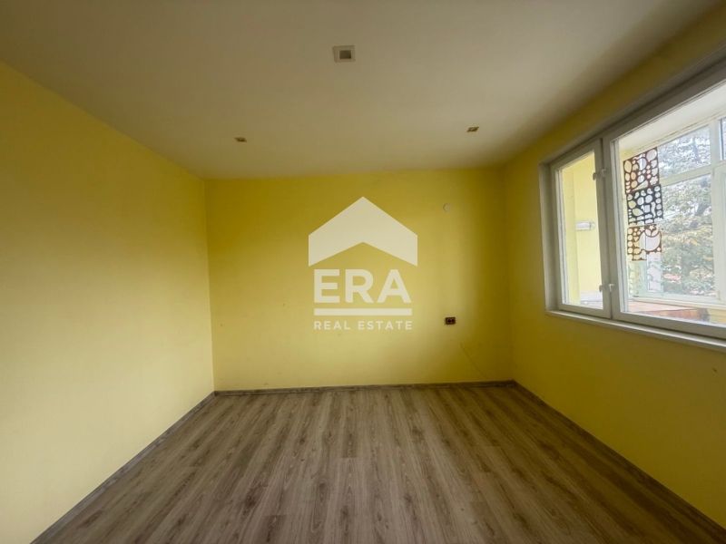 Продава се Тристаен апартамент в Русе, Център - 90 кв.м за 1876 €/кв.м - Снимка #8