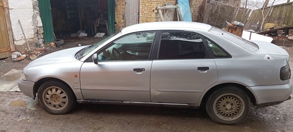 Ауди А4 на полном ходу