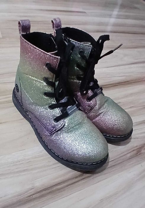 Ghete fete,cu sclipici,stare foarte buna,mar.33