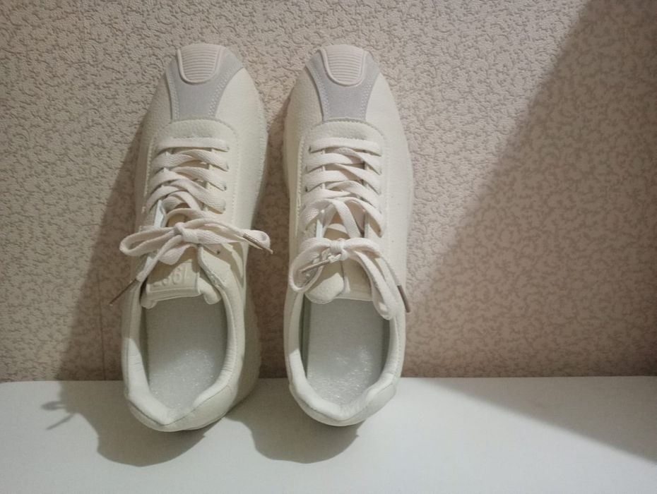 Продам кросовки.