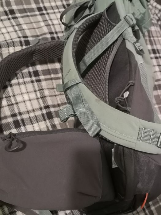Rucsac Drumeție 30 lt by Decathlon & Șosete Drumeție Mund