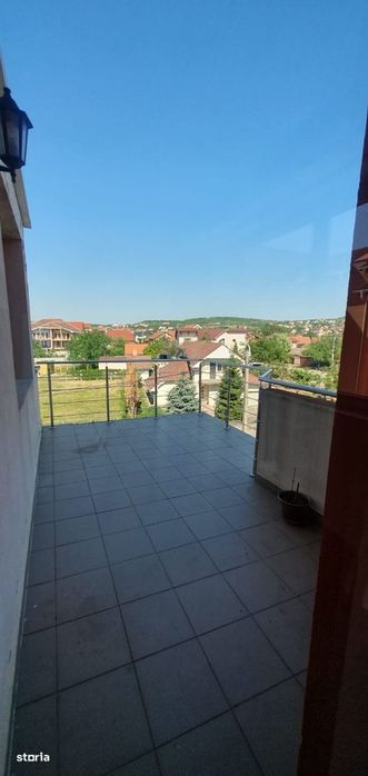 2 camere semid., 1 terasa, incalzire geotermala, necesita renovare